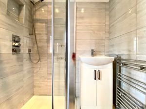 En-Suite- click for photo gallery